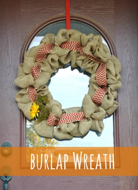 50+ Festive Wreaths To Deck Your Door For The Holidays 23