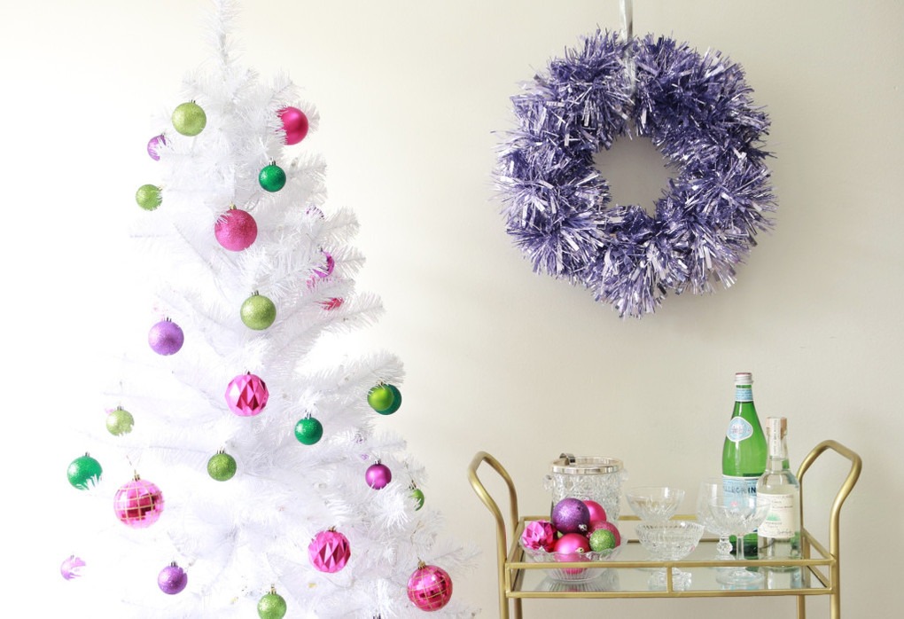 50+ Festive Wreaths To Deck Your Door For The Holidays 48
