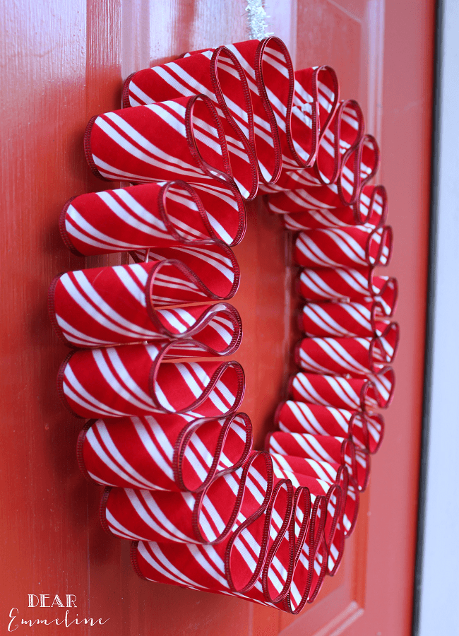 50+ Festive Wreaths To Deck Your Door For The Holidays 21