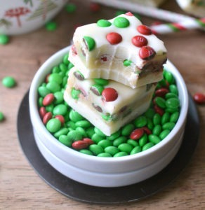 50 Awesome Christmas Fudge Recipes Bursting With Holiday Flavor 26