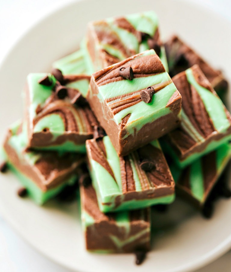 50 Awesome Christmas Fudge Recipes Bursting With Holiday Flavor 37