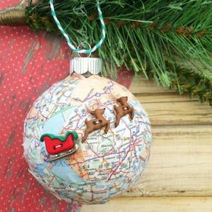 75 DIY Ornaments That'll Take Your Tree To The Next Level 57
