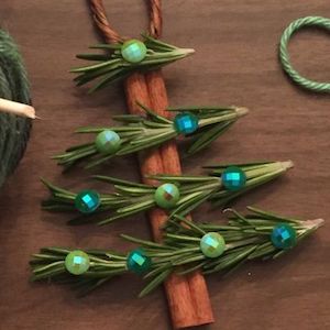 75 DIY Ornaments That'll Take Your Tree To The Next Level 80