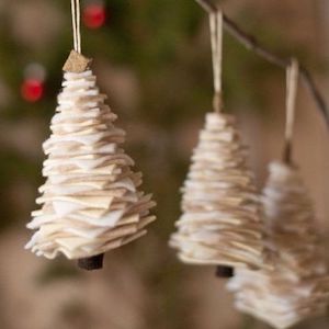 75 DIY Ornaments That'll Take Your Tree To The Next Level 28