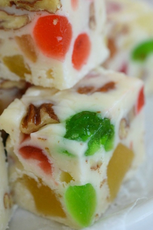 50 Awesome Christmas Fudge Recipes Bursting With Holiday Flavor 38