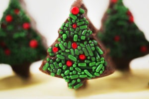 50 Awesome Christmas Fudge Recipes Bursting With Holiday Flavor 32