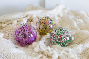 75 DIY Ornaments That'll Take Your Tree To The Next Level 7