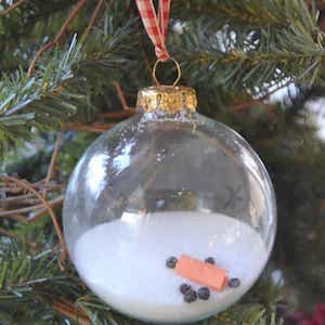 75 DIY Ornaments That'll Take Your Tree To The Next Level 107