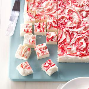 50 Awesome Christmas Fudge Recipes Bursting With Holiday Flavor 24