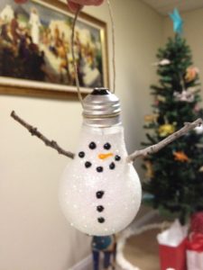 75 DIY Ornaments That'll Take Your Tree To The Next Level 68