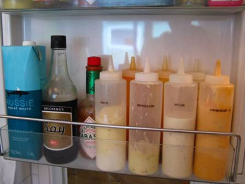 20 Brilliant Hacks To Keep Your Fridge Clean And Organized 17