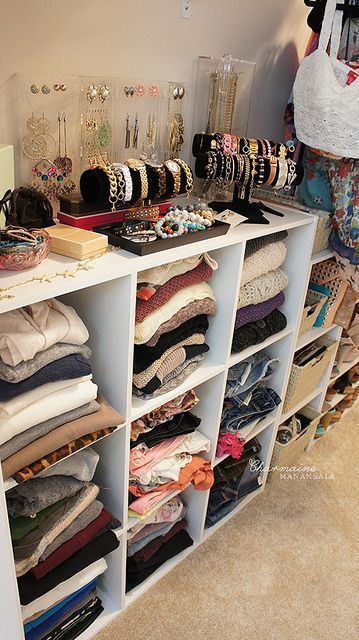 27 Bedroom Organization Tips for a Clutter-Free Space 4