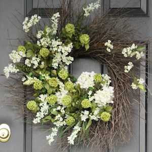 33 Summer Wreaths for Your Front Door 17