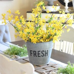 40 Easy & Inexpensive Centerpieces for Spring & Easter 32