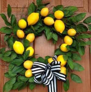 33 Summer Wreaths for Your Front Door 28