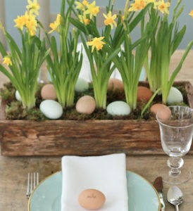 40 Easy & Inexpensive Centerpieces for Spring & Easter 33