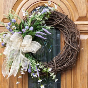 33 Summer Wreaths for Your Front Door 18