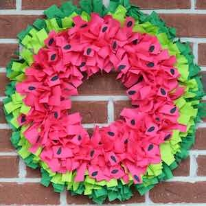 33 Summer Wreaths for Your Front Door 26
