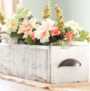 40 Easy & Inexpensive Centerpieces for Spring & Easter 9