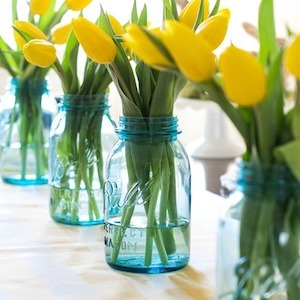 40 Easy & Inexpensive Centerpieces for Spring & Easter 22