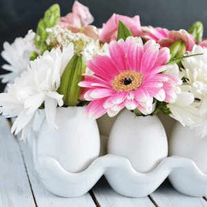40 Easy & Inexpensive Centerpieces for Spring & Easter 26