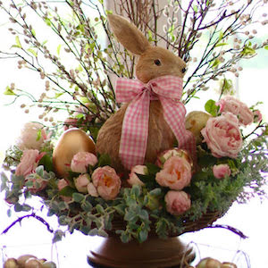 40 Easy & Inexpensive Centerpieces for Spring & Easter 36