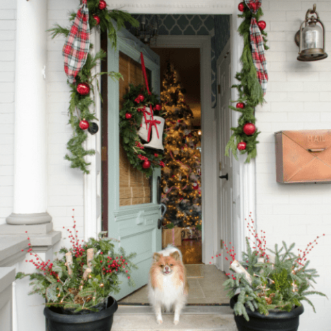 110+ Festive Farmhouse Christmas Decor DIY Ideas 17