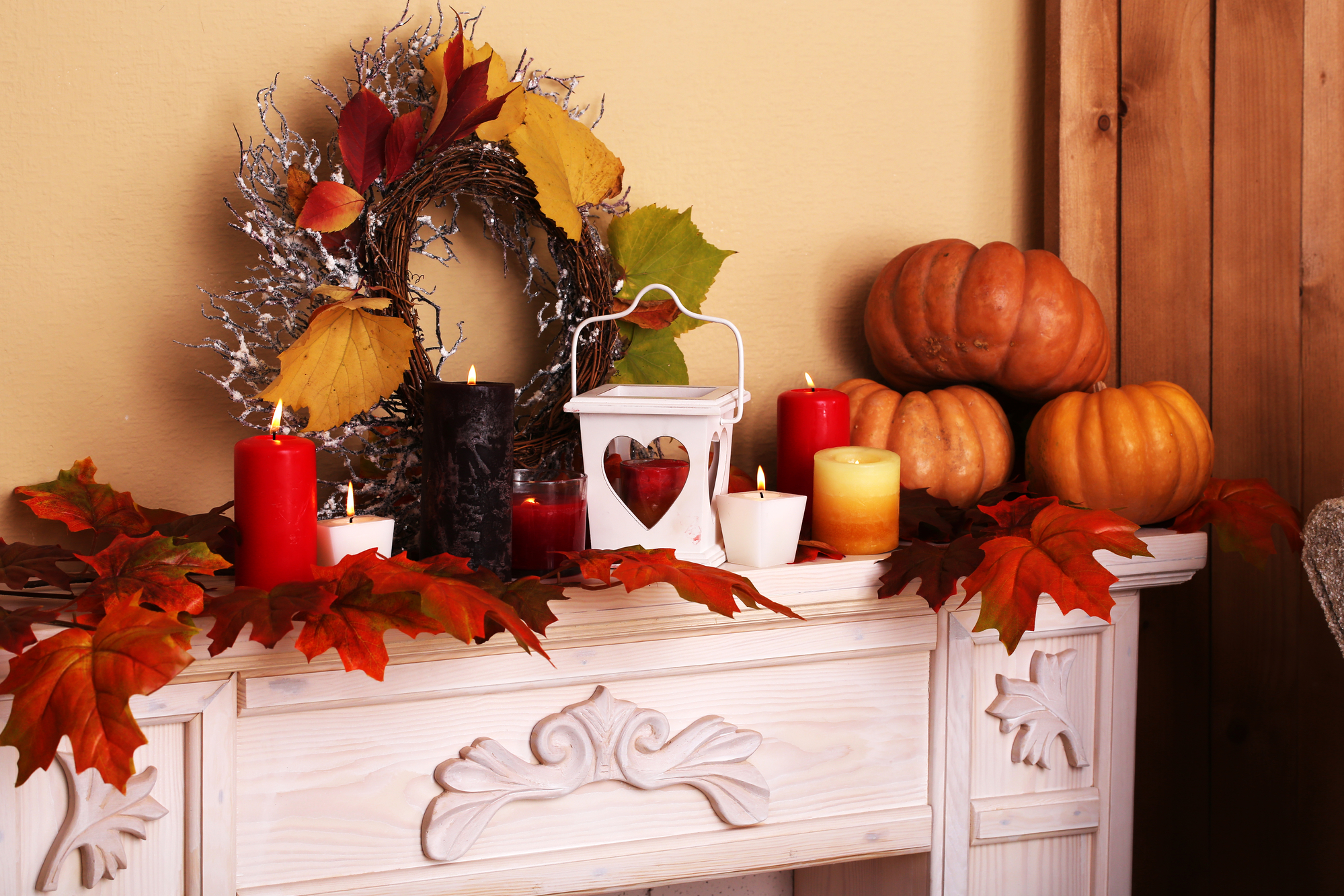 5 Fall Mantel Decorating Ideas That'll Make You Look Like a Pro 2