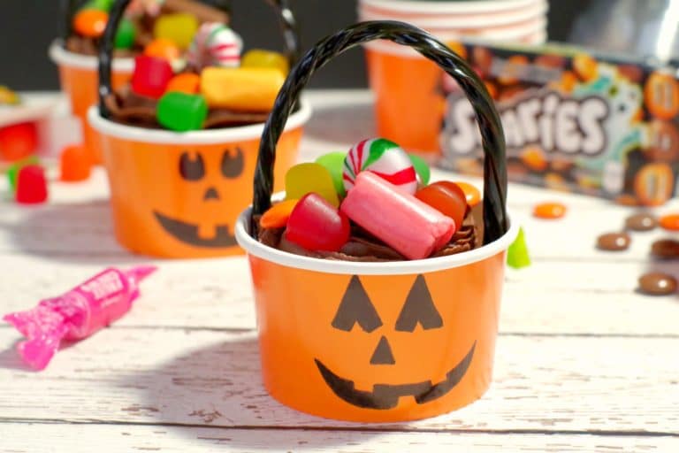 45 Fun & Festive Halloween Cupcake Ideas 14