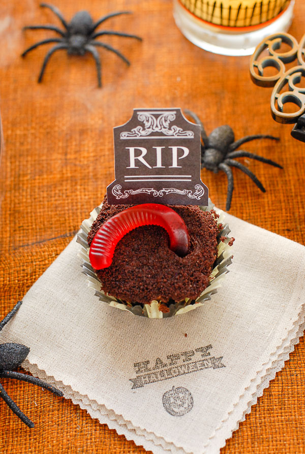 45 Fun & Festive Halloween Cupcake Ideas 11