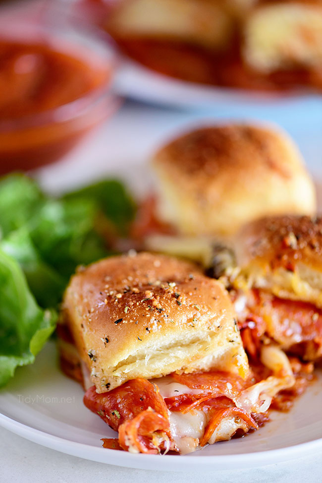 20 Delicious Slider Recipes for Tailgating 16