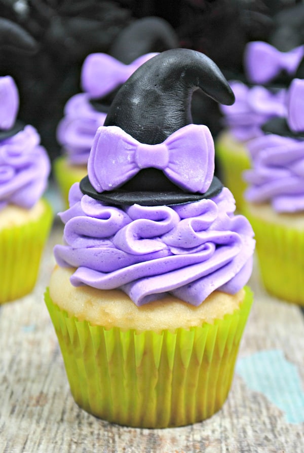 45 Fun & Festive Halloween Cupcake Ideas 16
