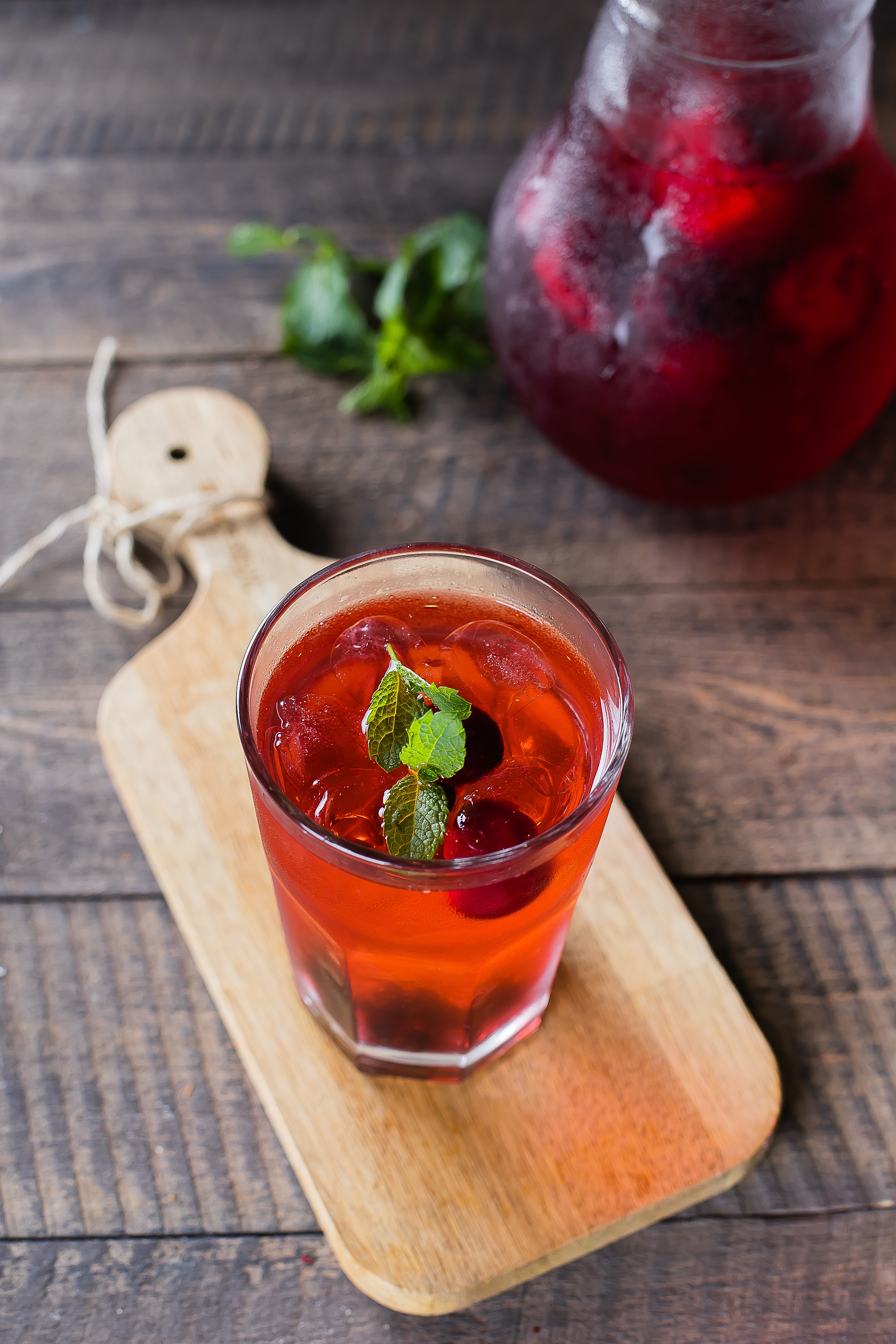 Indulgent & Festive Sparkling Pomegranate Cocktail 2