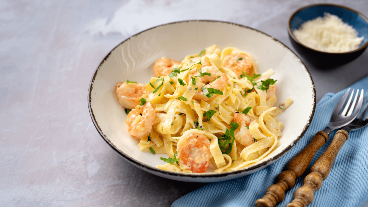 Garlicky Shrimp Alfredo Pasta Bake Recipe To Impress Anyone