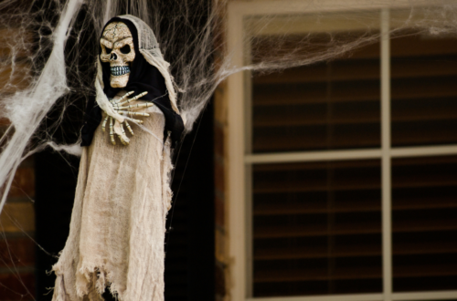 Scary Halloween Decorations: Terrify Your Guests with These 10 Spooky Ideas 44