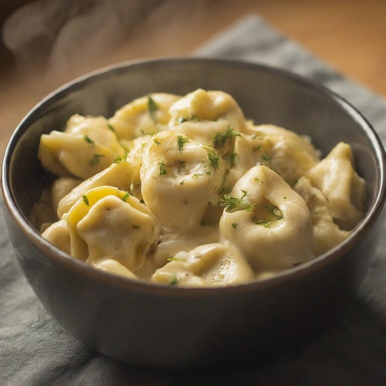 Easy & Creamy Crock Pot Tortellini Alfredo